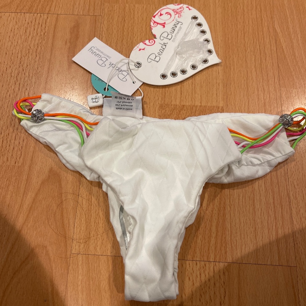 BEACH BUNNY BRAND NEW BIKINI BOTTOM